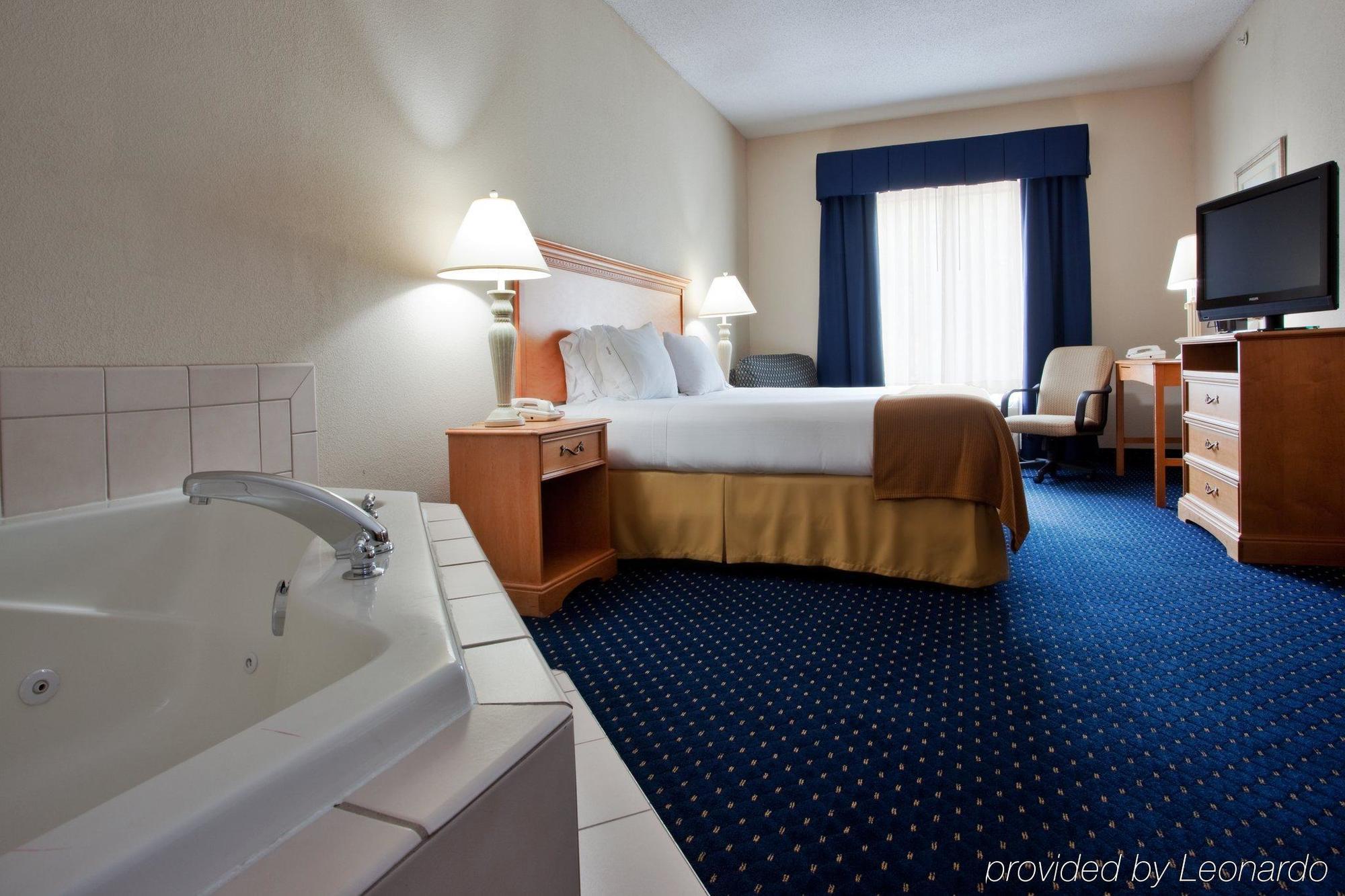 Holiday Inn Express Ashland By Ihg Room photo